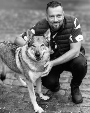 Michal Kavalčík Instagram - Máte rádi PEJSKY? ☺️
Nový kalendář je na světě a Vy můžete POMOCT♥️ @psi_sance  a Best fotky: @linda_orlik_photography2 📸
Objednáváte už dárky na Vánoce? A víte, že náš kalendář je nejen krásným dárkem, ale ještě pomůže tam, kde je to potřeba? Nakupte nějaké dárky už teď, ať ten prosinec není tak vypjatý a můžete si pak v klidu užít třeba vánoční trhy a posezení s přátelí 🙂 
🐕 https://eshop.psisance.cz/ #psisance #kalendar #pomoc #pejsci #psi #peshawar
