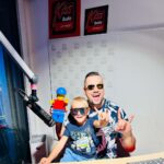 Michal Kavalčík Instagram - Dnešní KISS💋😂🎤 Tak dneska ve složení DEJVÍK - LEGO MAN & Majkl🔊🎙️😉 #dyckykiss #radiokiss #kiss #dave #onair #dopolednikiss Česká republika