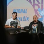 Michal Kavalčík Instagram - Fajne jak CYP🎉😉 Jura KRHUT @jirikrhut má nový pořad v HELIGONCE a byla fakt prdel🤣 Chcete video..?? 📹😄 Díky za pozvání šuline🤩 Fotky baj: @barcachle 📸👏🏻 #ostrava #krhut #ukrhuta #ruda #heligonka #sranda Heligonka