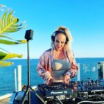 Michal Kavalčík Instagram - PÁTEK A DAČICE🔊📣🔥 Skvělá hudební párty s DJs z Rádia Kiss - Michal Kavalčík, Aleš Matoušek a Sonaa Edde🤩 Moderátoři Rádia Kiss opět v Dačicích! Ty nejlepší hudební pecky všech dob. O rozjezd a ukončení akce se postará skvělý DJ Zavik! #dacice #kdbeseda #beseda #party #musicnight #disko #budeprdel Dačice