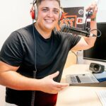 Michal Kavalčík Instagram - PÁTEK A DAČICE🔊📣🔥 Skvělá hudební párty s DJs z Rádia Kiss - Michal Kavalčík, Aleš Matoušek a Sonaa Edde🤩 Moderátoři Rádia Kiss opět v Dačicích! Ty nejlepší hudební pecky všech dob. O rozjezd a ukončení akce se postará skvělý DJ Zavik! #dacice #kdbeseda #beseda #party #musicnight #disko #budeprdel Dačice