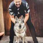 Michal Kavalčík Instagram - Best DÁREK a POMOC🎁 Charitativní KALENDÁŘ 2024 od @psi_sance nafotila báječná @linda_orlik_photography2 📸🌠🐶 Zakoupením podpoříte dobrou věc ❤️‍🔥 #psisance #leonamachalkova #charitativnikalendar #dobroprojekt #kalendar2024 #ceskoslovenskyvlcak #czechoslovakia Česká republika
