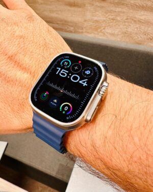 Michal Kavalčík Instagram - Velké DÍKY na Mělník🍏⌚️
Je čas se pochlubit dárkem od super party z @ifruits.cz 👏🏼🎁✌🏼 Málo kdo Vás umí odměnit za super spolupráci v roce 2023 než best prodejna a servis a TEAM z Mělníku🌍 Fakt díky - tohle jsem nečekal🔥 Nové APPLE Watch ULTRA 2 ☄️ Jsou BOŽÍ💪🏽 Krásný nový rok i Vám🍾🤩 #ifruits #ifruitscz #melnik #servis #hodinky #apple #appleultra2 #applewatch #darek #diky