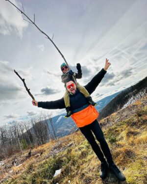 Michal Kavalčík Instagram - Vše NEJ DEJVÍKU♥️
Nejkrásnější svátek a zase byla prča😁 A dal si i Javorový - RESPEKT kámo👍🏼💪🏽🏔️🚠 Díky za vše prcku🤩 #dave #dejvik #vyslap #javorovy #hory #beskydy #lanovka #superden #oslavy #oslava #svatek #vylet