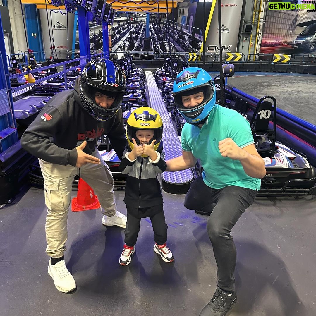 Michal Kavalčík Instagram - RACE DAY🏁🛞🏎️ Nejvíc zážitek v @cmkarting 🚨 Pecka závody🚀 Musím víc trénovat neb mě @abdoul_officiel00 porazil👍🏼🙏🏼 #cmkarting #zlicin #electric #nitrak #rychleazbesile #zavody #pecka #prague #niceday #super #pratele #kamosi #bestfriends CMKarting
