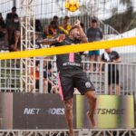Michel Bastos Instagram - Mais um @mikasaopen fenomenal !! Parabéns pelo lindo evento👏🏾👏🏾. Agradecer ao meu parceiro @rafaelschmitz, obrigado irmão pela parceria. Essa dupla deu liga kkkkk feraaaa. #futevolei @hotpark @rioquenteresorts