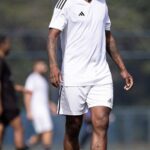 Michel Bastos Instagram - No último final de semana juntei uma seleção de craques pra um amistoso no @ctdartanha. Aproveitei pra fazer um reconhecimento do gramado que em breve estará recebendo vocês! 😉 Já se inscreveu? www.thefootballcamp.com.br