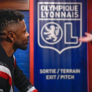 Michel Bastos Instagram - Não tem preço poder mostrar ao nossos filhos a nossa história !! @lu_wbastos agora e a sua vez mlk… 🙏🏾🦁👏🏾 @ol. Direção @losclive agora… Lille estamos chegando 😜👍🏾👏🏾