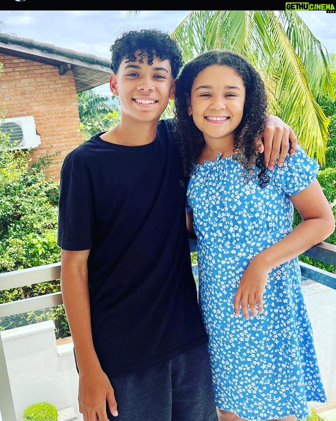 Michel Bastos Instagram - Eternos babys do papai ! Feliz dia das crianças a todas as crianças desse mundão 😍🥰🎉👏🏾.