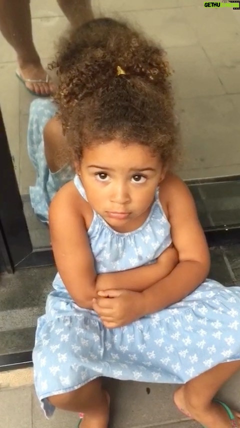 Michel Bastos Instagram - Aloooo @tvglobo tão perdendo uma atriz 🤣🤣🤣. Essa Valentina e demais não tem igual ! Te amo filha 😍🥰. Obs: nunca irei te abandonar meu amor kkkkkk aí ela tinha uns 5 anos só. Alphaville
