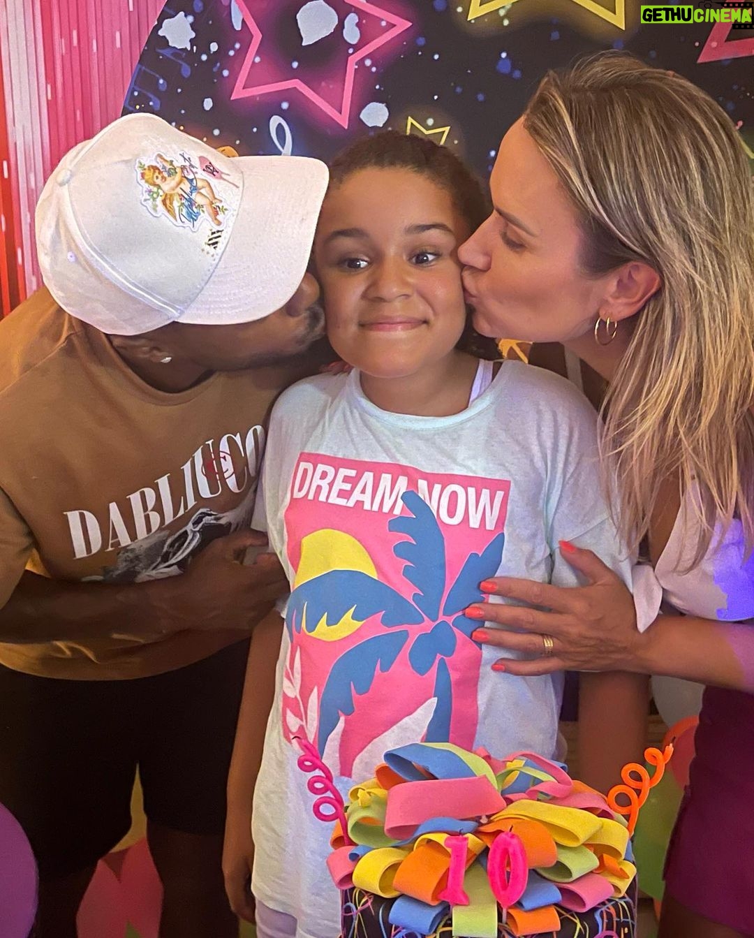 Michel Bastos Instagram - Hoje minha princesa completa 10 aninhos🥳🎂🎁. Nega mais linda desse mundo, papai te ama muito❤️ te desejo o melhor sempre, que Deus continue te abençoando com essa alegria essa energia contagiante. Feliz aniversário Vavá😍🥳.