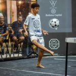 Michel Bastos Instagram - Ontem tive a oportunidade de jogar com meu filho @lu_wbastos uma nova modalidade o @foot_table !! Q alegria mlkin te ver feliz 😍. Obs: esse mlk e raiz PÉS DESCALÇO KKKKKKK