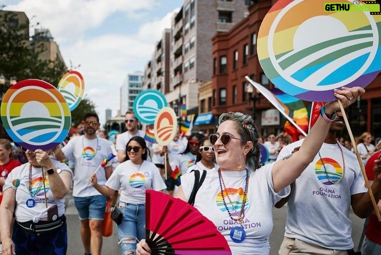 Michelle Obama Instagram - Loved seeing our @ObamaFoundation staff, their families, and folks around my hometown come together for Chicago’s Pride Parade! It’s always such a fun and joyful celebration of the LGBTQ+ community—and a powerful reminder of the progress that’s possible when we come together. Chicago, Illinois