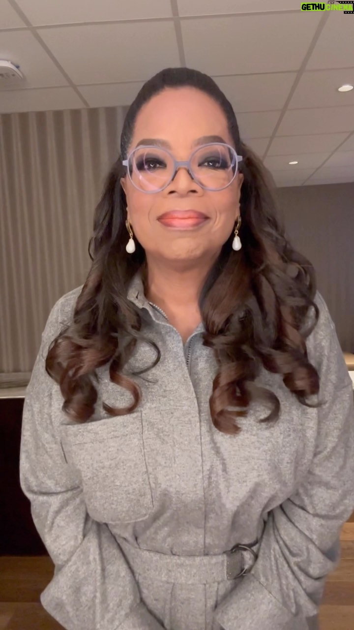 Michelle Obama Instagram - In my book The Light We Carry, I share some of the tools and practices that have helped me along my journey. I recently had some friends share what uplifts them. Here are their reflections! For me, the practice I’ve had—and the effort I make—in finding and appreciating the light inside of other people has become one of my most valuable tools for overcoming uncertainty and keeping my hopefulness intact. I’d love to hear from you. What’s a practice or purpose that lifts you up? #TheLightWeCarry