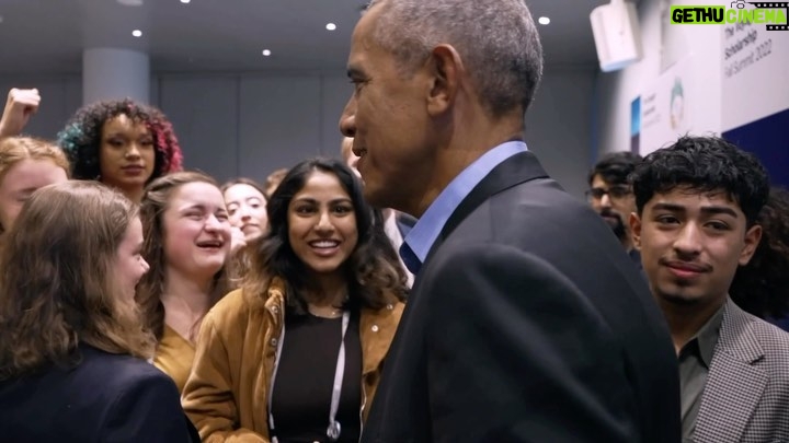 Michelle Obama Instagram - Barack, @BChesky, and I can’t wait to welcome a new class of Voyagers! Applications are now open, so if you or someone you know is a rising college junior with a passion for helping others, then I hope you’ll consider applying for the Voyager Scholarship at the link in my bio by March 22.