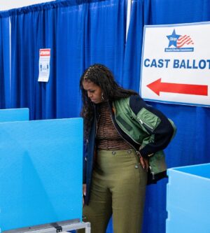 Michelle Obama Instagram - Right now, there are important elections happening in states like GA, OH, MS, NC, VA, PA, TX, FL, NJ, CO, and MI. There are also important local level races in other states across the country. If there’s an election in your state, I want to make sure you have a plan to vote. When you cast your ballot, you’ll have the power to elect the representatives who will determine everything from funding for our schools, to enacting criminal justice reform, to protecting reproductive rights, and so much more. 
 
This #VoteEarlyDay, head to @WhenWeAllVote’s Voter Hub at the link in my bio to make a plan to vote early and find out what’s on your ballot ahead of time. Then, text three friends or family members and ask them to join your #VotingSquad so you can all vote together.
 
When we organize, mobilize, show up and vote, we can make real change and create a better future for us all. 🗳️