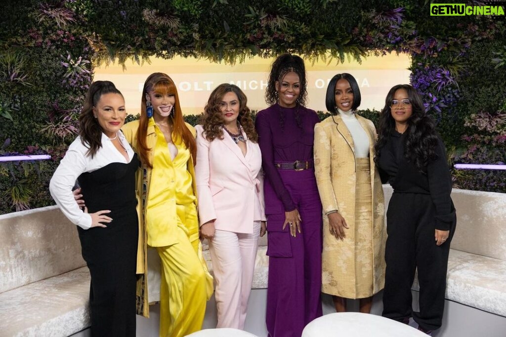 Michelle Obama Instagram - When I first wrote #TheLightWeCarry, my hope was this book would help start conversations and inspire people to think of the tools they need to navigate life during times of uncertainty. I was thrilled to sit down with some inspiring women— @AngieMartinez, @KellyRowland, @MsTinaLawson, @WinnieHarlow and @HerMusicOfficial—to discuss themes in my book including everything from overcoming our fears, marriage, parenting and so much more. Watch the special conversation tonight at 8pm ET on @REVOLTtv.