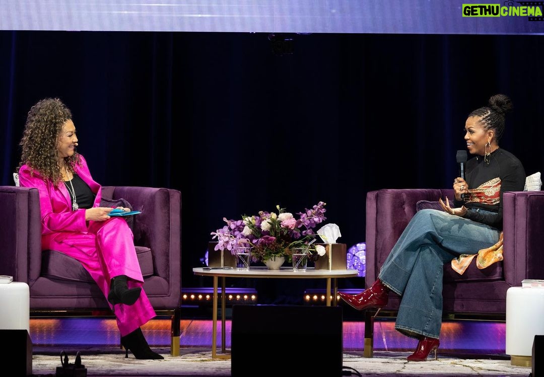 Michelle Obama Instagram - Thank you to all the folks who joined me in San Francisco for #TheLightWeCarry tour! And to @Michele__Norris, I’m so grateful for your years of friendship and support. I can’t believe we’re almost done with my book tour—one more show to go! San Francisco, California
