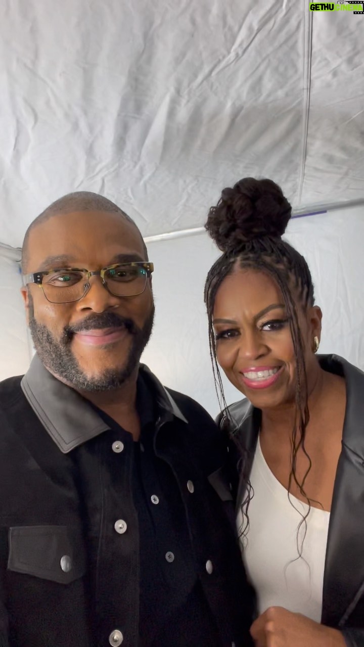 Michelle Obama - 369.2K Likes - Atlanta! @TylerPerry and I are so excited to talk about my book #TheLightWeCarry with you tonight. 💃🏾