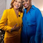 Michelle Obama Instagram - Getting ready to go on stage with @hodakotb for the last Philly stop on #TheLightWeCarry tour! 💕 The Met Philly