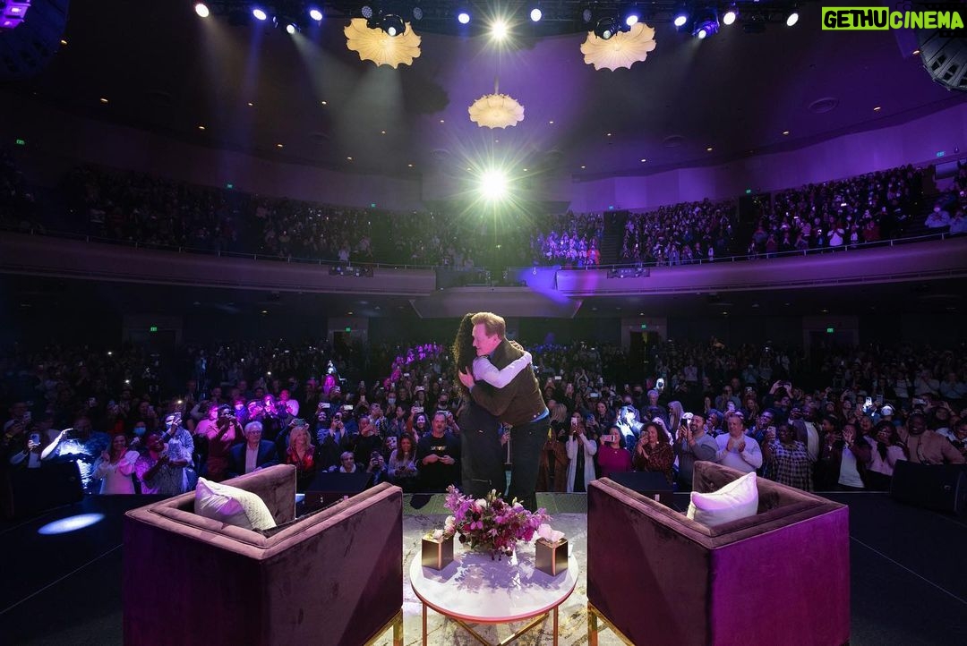 Michelle Obama Instagram - Thank you, San Francisco—what a great night, and what a great host! Always so grateful to you, Conan, for bringing the laughs. #TheLightWeCarry 🙏🏾 The Masonic
