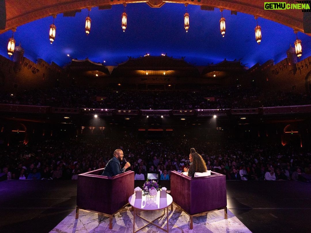 Michelle Obama - 601.3K Likes - I’m having such a wonderful time seeing so many of you on my #TheLightWeCarry book tour. @TylerPerry, thank you for joining me these last two nights in Atlanta.
And to those who are following along, thank you for picking up the book and sharing the tools that have helped you along the way. Keep your reflections coming!