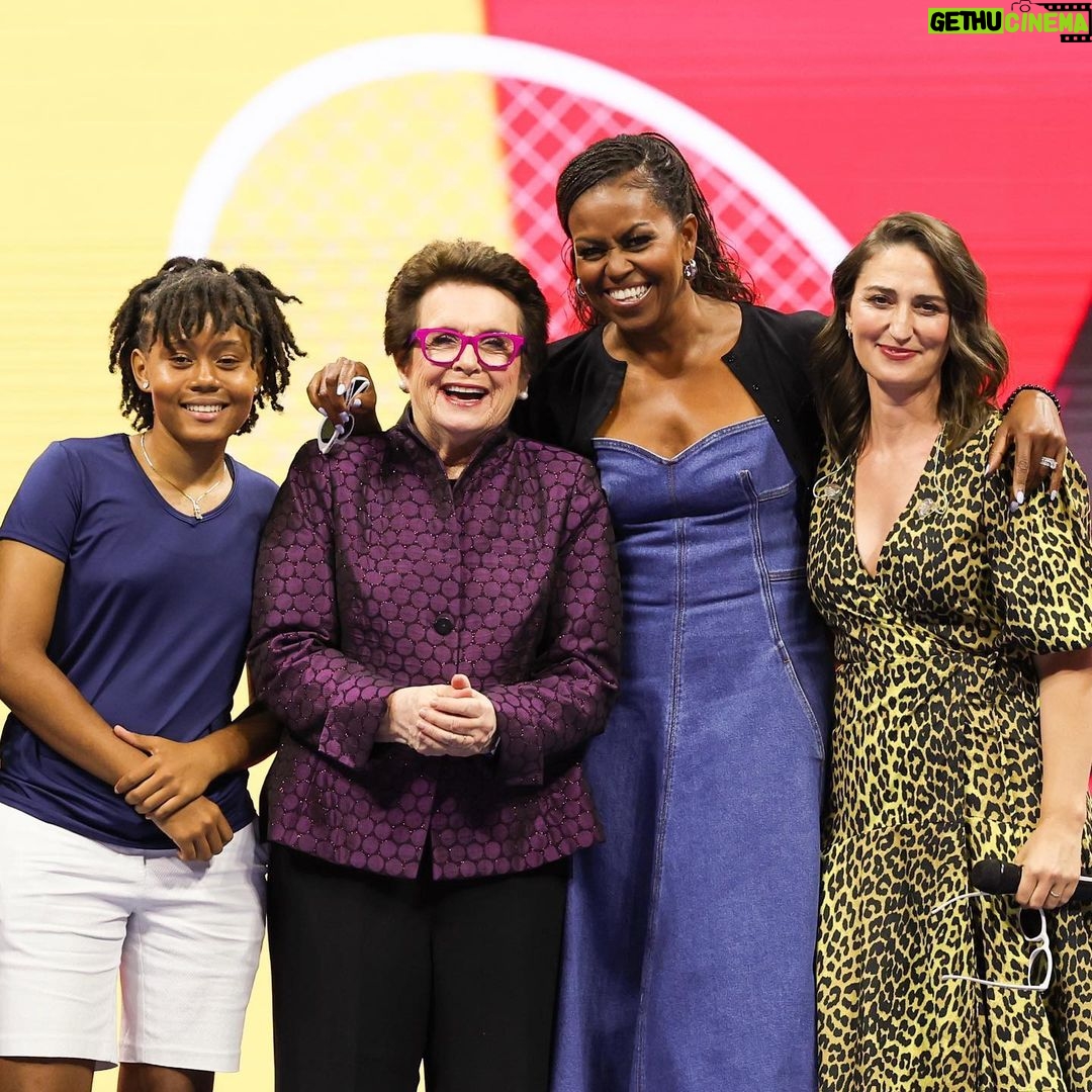 Michelle Obama Instagram - 50 years ago, the United States Tennis Association changed the game by awarding equal prize money for men and women competing at the @USOpen. It was a major milestone in the move for equality in sports, and it wouldn’t have happened without the courage of @BillieJeanKing. I was honored to celebrate the progress she made possible. As Billie Jean taught us, when our rights hang in the balance, we all have a choice to make—we can’t wait around for someone to fight our battles for us. We have to make our own stand, and that’s how we’re going to level the court even further for our daughters and theirs. Arthur Ashe Stadium