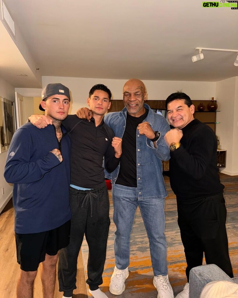 Mike Tyson Instagram - “ Always enjoy hanging with the people’s champ @kingryan “