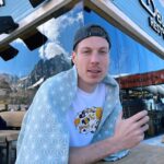 Mikhail Zasidkevich Instagram - Лучше всего согреет не плед, а человек, который укроет тебя этим пледом.