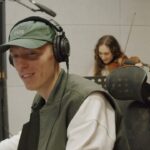 Mikhail Zasidkevich Instagram - Новое видео про песню «Два крыла» прямо из студии. 3 ноября премьера! Это то, что тронет до мурашек и раскачает!