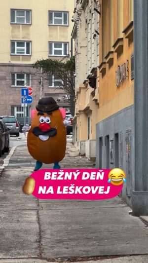 Milan Zimnýkoval Instagram - Keď si myslíš, že bežíš ako Usain Bolt, ale v skutočnosti vyzeráš ako zemák.😂🥔 @zimnykoval ❤️
P.S. @havandrej vraj beží dodnes 🏃🏻‍♂️, ak ho stretneš, pošli ho späť na Leškovu
#disneyplus #jasomfunradio #toystory #run