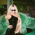Miley Cyrus Instagram - Flowers is #1 for a 7th week! I love all of you. Endless Summer Vacation out now!