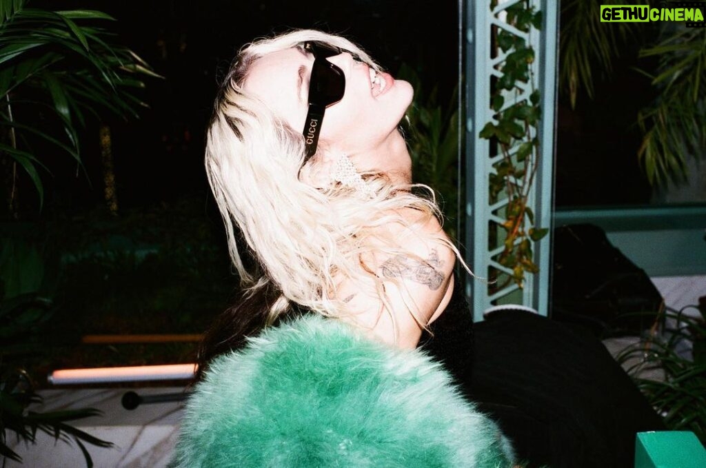Miley Cyrus Instagram - ESV x @Gucci party 📸 @myleshendrik @vijatm