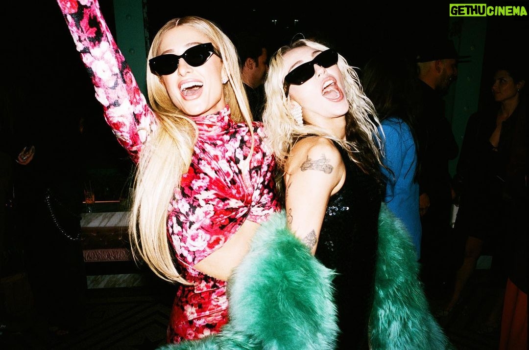 Miley Cyrus Instagram - ESV x @Gucci party 📸 @myleshendrik @vijatm