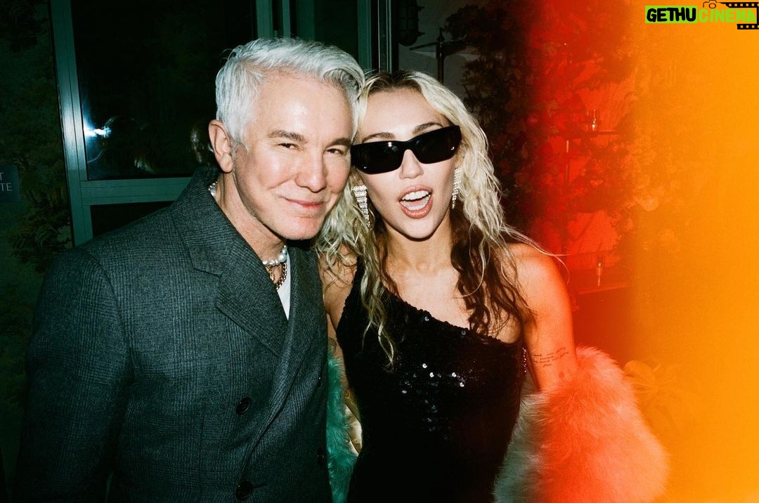 Miley Cyrus Instagram - ESV x @Gucci party 📸 @myleshendrik @vijatm