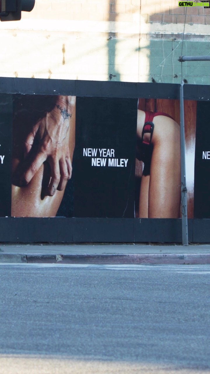 Miley Cyrus Instagram - NEW YEAR, NEW MILEY.