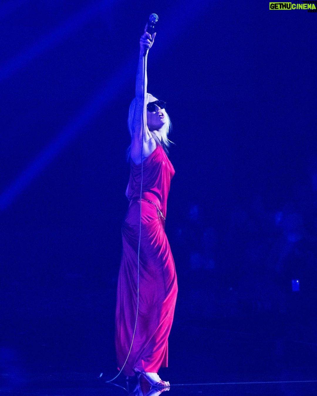 Miley Cyrus Instagram - Celebrating the announcement of #MileysNewYearsEveParty 2023! Iβm partnering with Lorne Michaels AGAIN to make this party possible! Thank you for bringing in 2022 with us & starting this year off right! CELEBRATING TOGETHER! ππΎπ