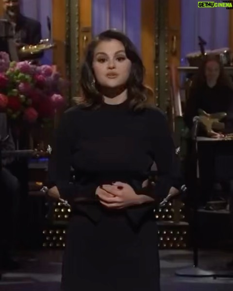 Miley Cyrus - 3.4 Million Likes - HELL YEAH I’M MILEY CYRUS 🫖 @selenagomez @nbcsnl