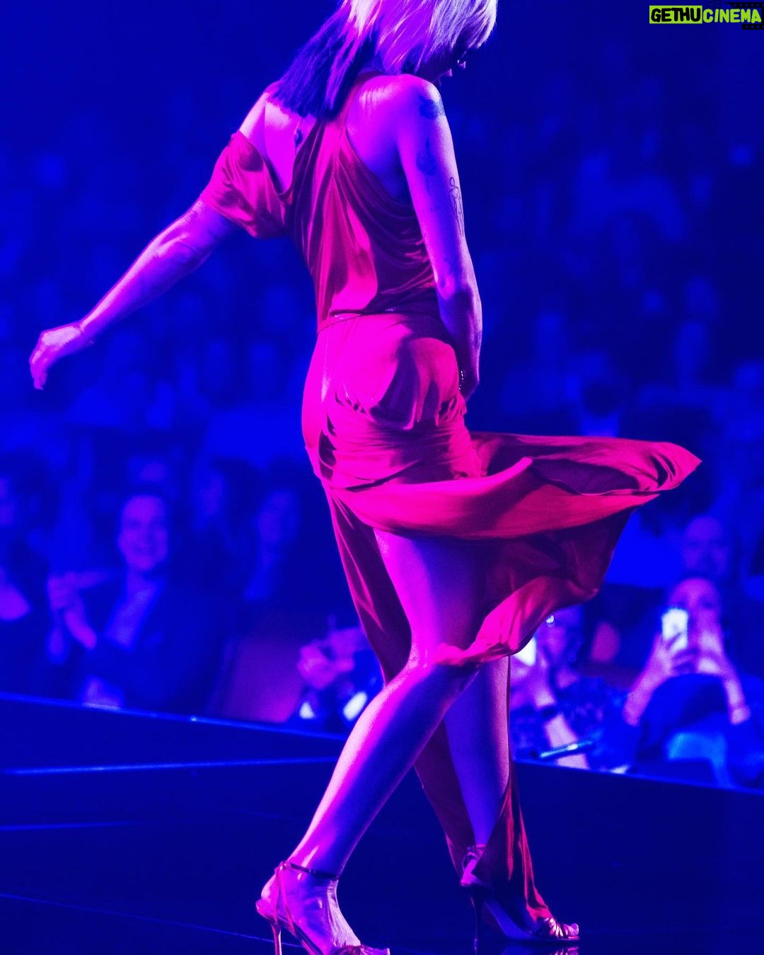 Miley Cyrus Instagram - Celebrating the announcement of #MileysNewYearsEveParty 2023! Iβm partnering with Lorne Michaels AGAIN to make this party possible! Thank you for bringing in 2022 with us & starting this year off right! CELEBRATING TOGETHER! ππΎπ
