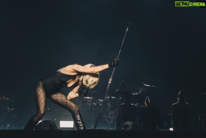 Miley Cyrus Instagram - #ATTENTION #MILEYLIVE FINALE! THANK YOU BRAZIL FOR AN UNFORGETTABLE NIGHT! #DedicatedToTaylorHawkins @gucci @alessandro_michele