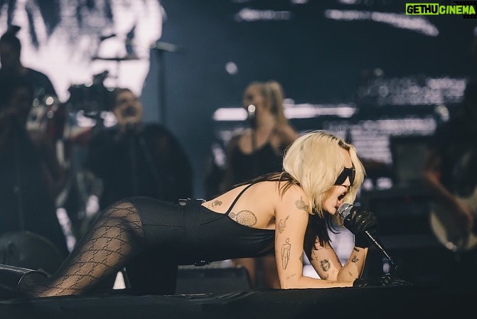 Miley Cyrus Instagram - #ATTENTION #MILEYLIVE FINALE! THANK YOU BRAZIL FOR AN UNFORGETTABLE NIGHT! #DedicatedToTaylorHawkins @gucci @alessandro_michele