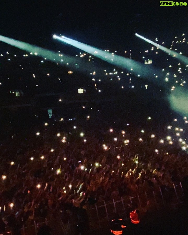 Miley Cyrus Instagram - You made Angels Like You #1 for me…. So it was an honor to gratefully perform it for you Bogota! I love you so much! 🖤👼