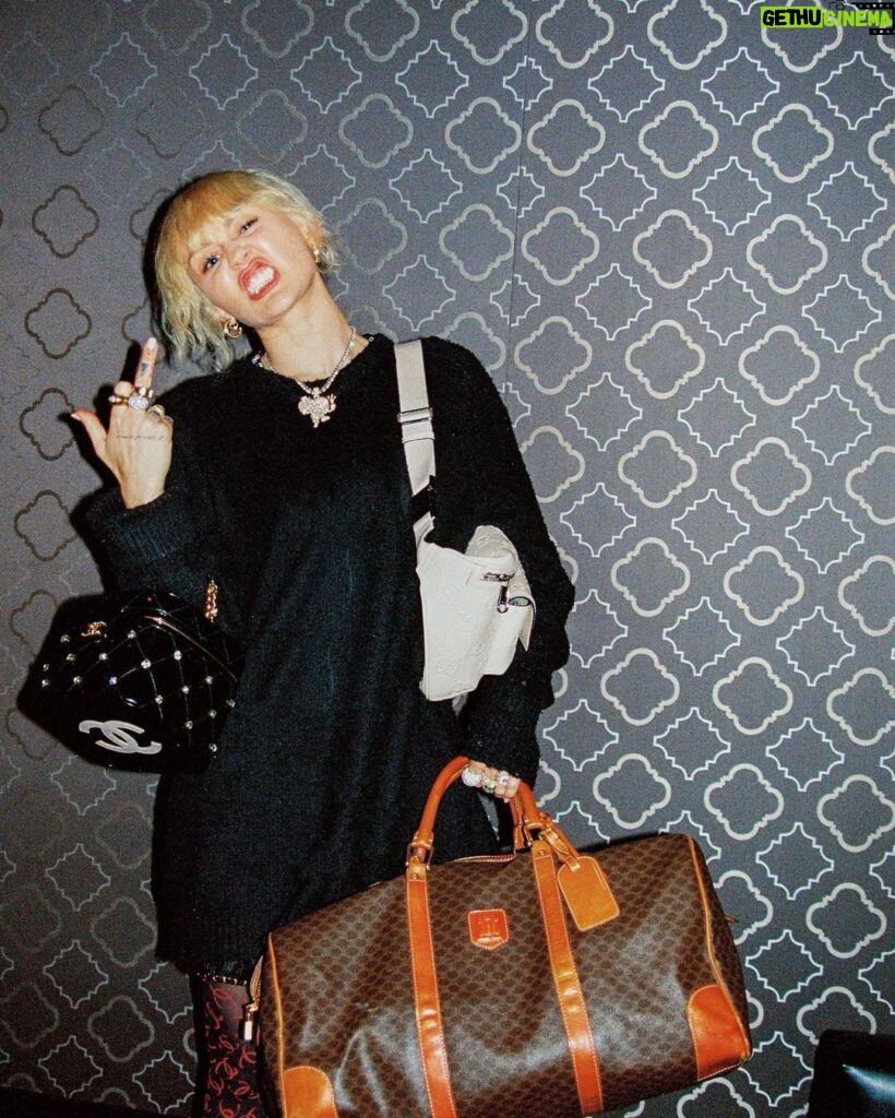 Miley Cyrus Instagram - Bags not baggage. 👜