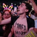 Miley Cyrus Instagram - I’LL NEVER FORGET YOU BOGOTA! ❤️💚💙🧡💜 #ATTENTION #MILEYLIVE