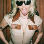 Miley Cyrus Instagram - day at the office 🎙