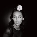 Miley Cyrus Instagram - One year ago today “Flowers” started making people happy & that makes me happy. Love you. Thank you. XO MC