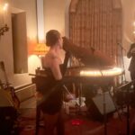 Miley Cyrus Instagram - My birthday gift to MYSELF this year was VERY on brand. I performed for MYSELF and sang my favorite songs including my own. First “live” performance of Flowers was to an audience full of my friends and family. Taking this song back to the seed… she sprouted sensationally. Grateful for the growth in us both. 🌹💋❤️ With Love, Miley