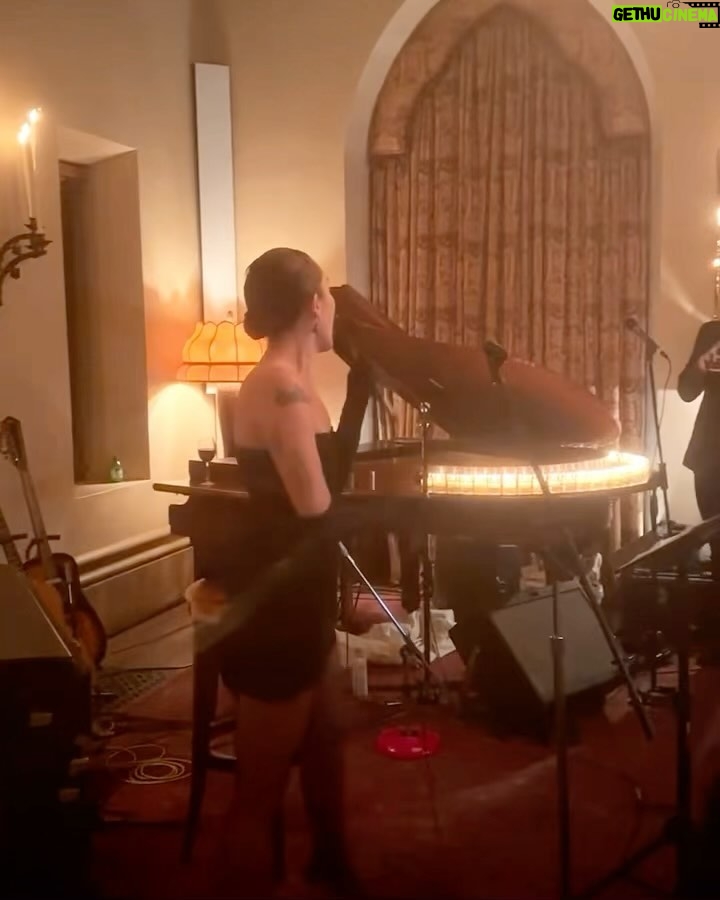 Miley Cyrus - 2.3 Million Likes - My birthday gift to MYSELF this year was VERY on brand. I performed for MYSELF and sang my favorite songs including my own. First “live” performance of Flowers was to an audience full of my friends and family. Taking this song back to the seed… she sprouted sensationally. Grateful for the growth in us both. 🌹💋❤️ With Love, Miley