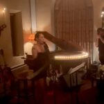 Miley Cyrus Instagram - My birthday gift to MYSELF this year was VERY on brand. I performed for MYSELF and sang my favorite songs including my own. First “live” performance of Flowers was to an audience full of my friends and family. Taking this song back to the seed… she sprouted sensationally. Grateful for the growth in us both. 🌹💋❤️ With Love, Miley