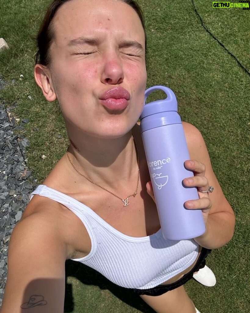 Millie Bobby Brown Instagram - stay hydrated @florencebymills !
